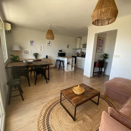 Vue Au Coeur De La Corniche