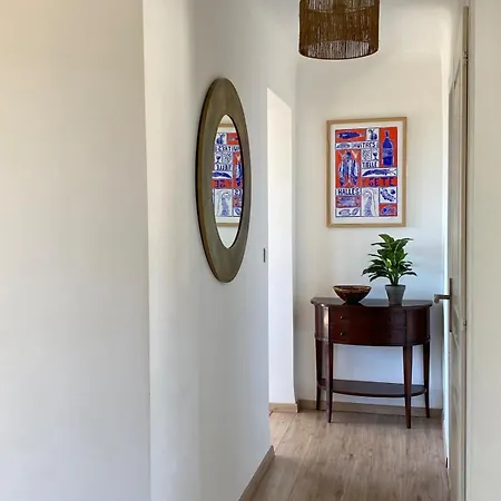 Vue Au Coeur De La Corniche *