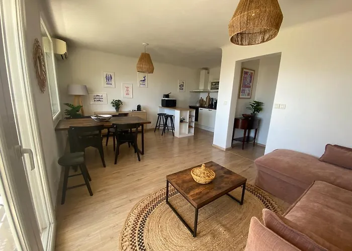 Vue Au Coeur De La Corniche