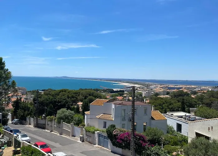 Vue Au Coeur De La Corniche *