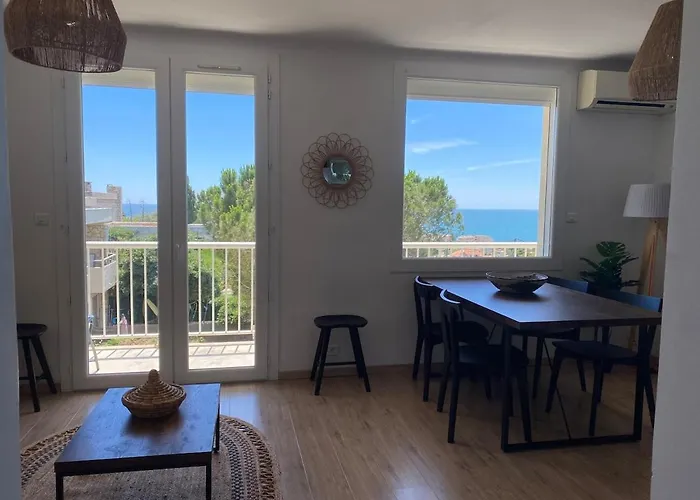 Vue Au Coeur De La Corniche * Sète